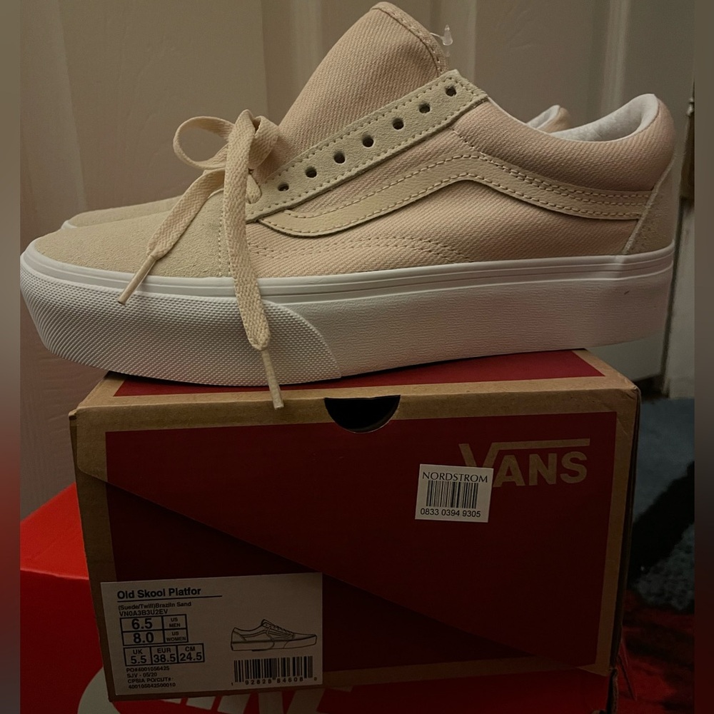 Vans Old Skool Platforms in Beige. BRAND NEW.